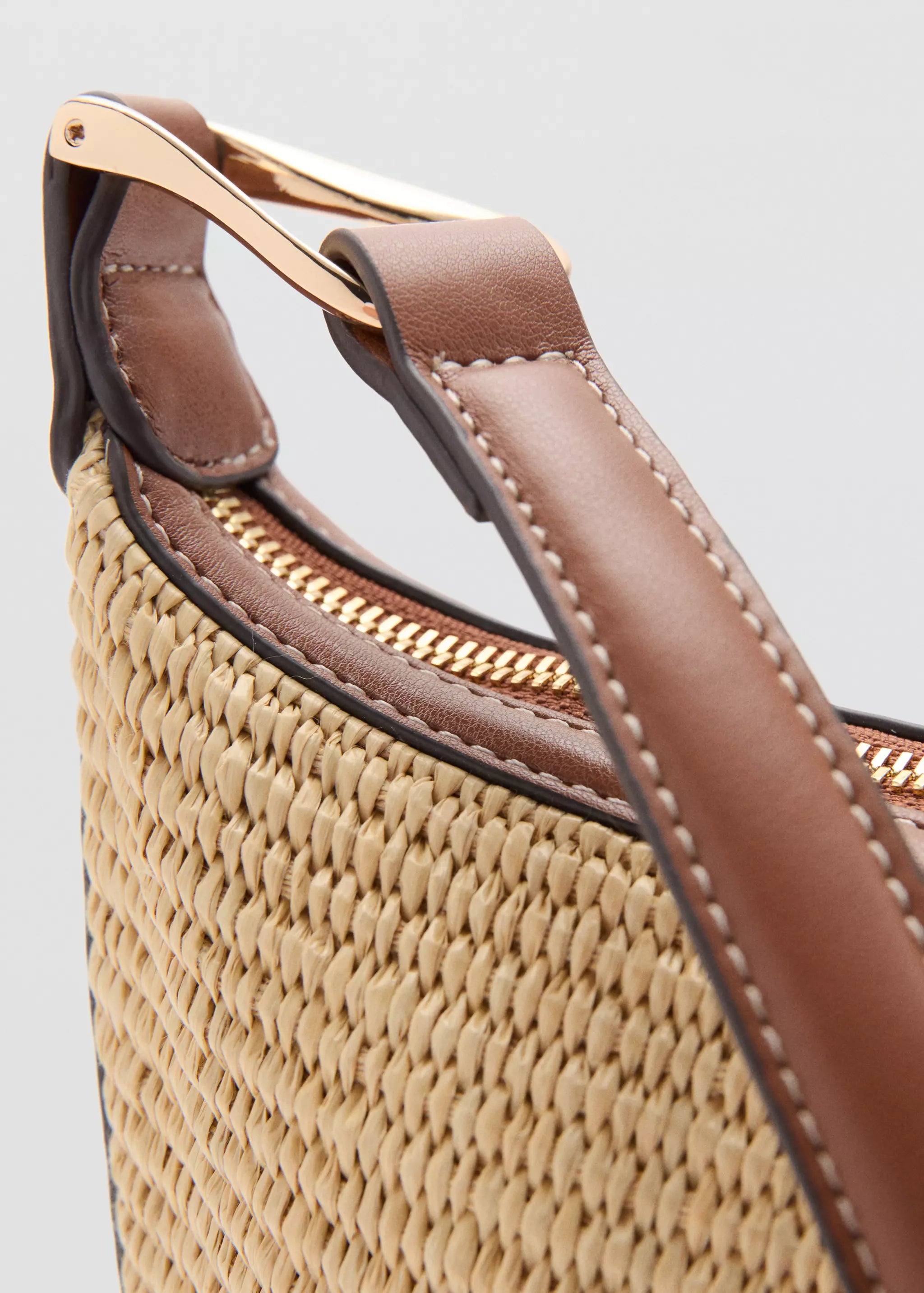 TEXTURED SHOULDER BAG