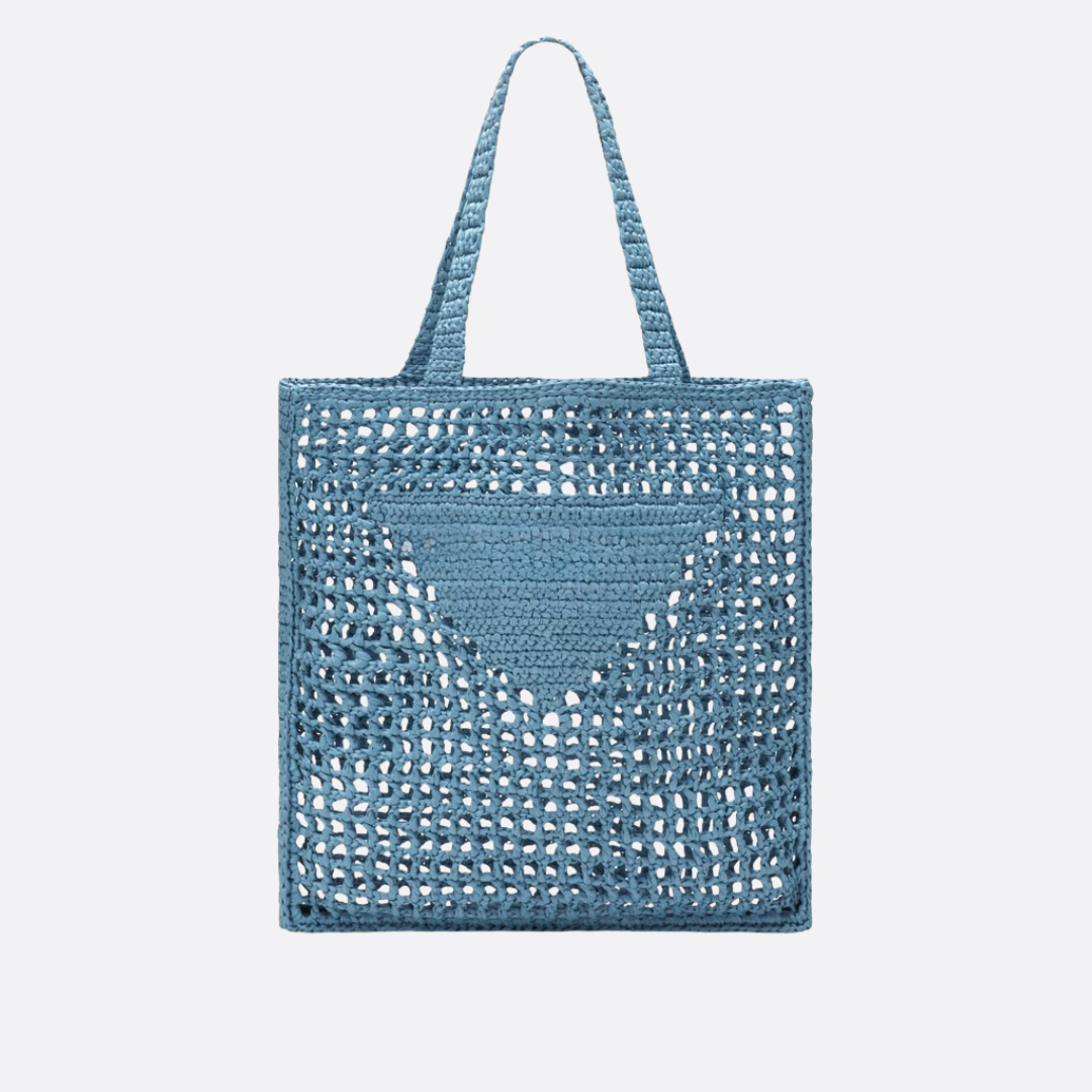 RAFFIA TASCHE MIT GEWEBTEM LOGO IN BLAU
